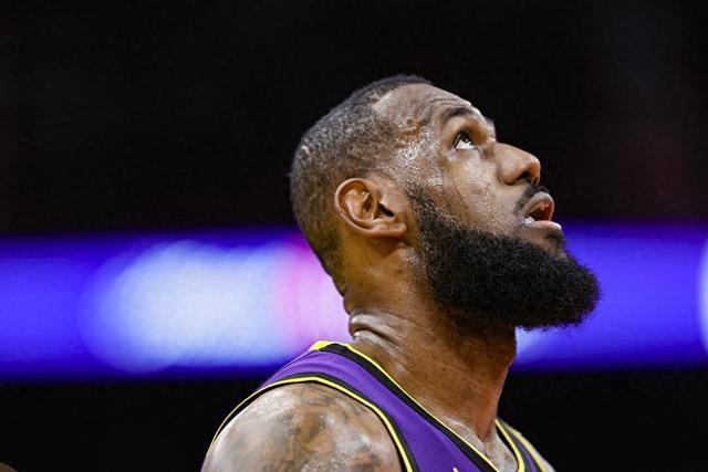 哈登26分库里空砍41分 快船逆转终结勇士5连胜